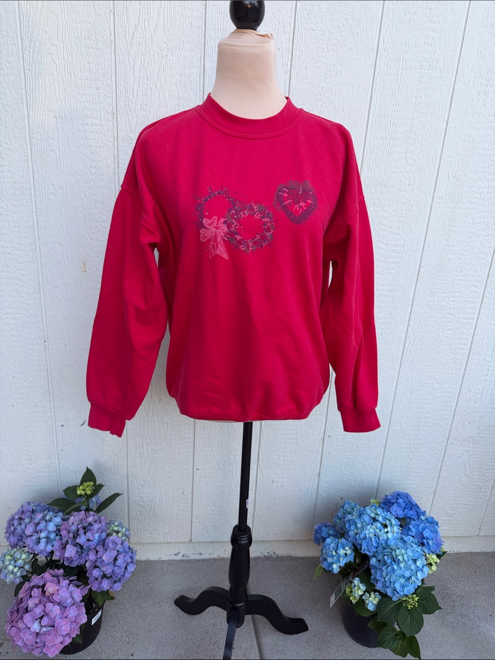 Northern Reflections Pink-Red Sweatshirt with Duck Graphic